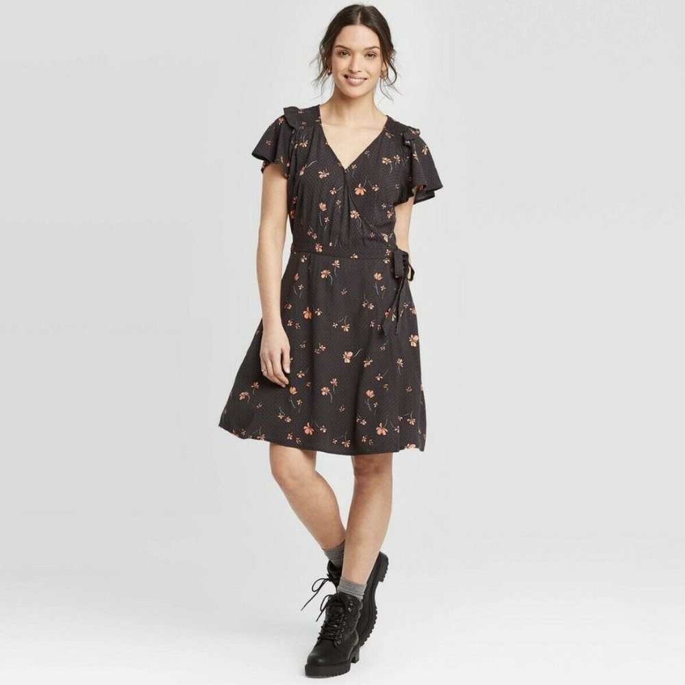 Universal Thread Black Floral SS Rayon Wrap Dress
